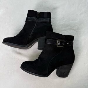 Luoika women’s boots.